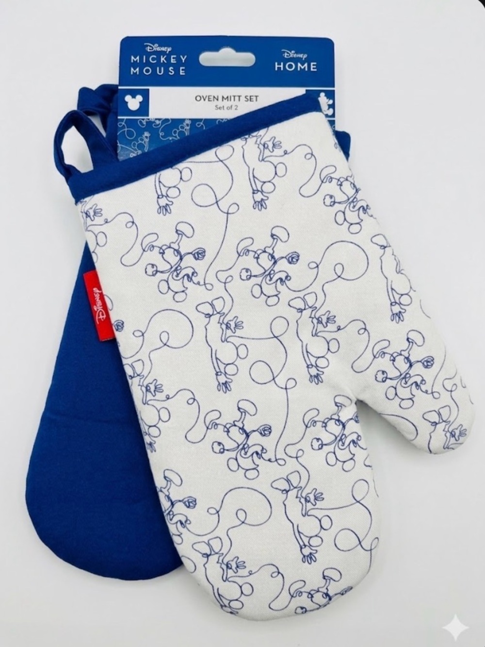 Disney Home Mickey Mouse Oven Mitt Set – Bon Voyage Collection